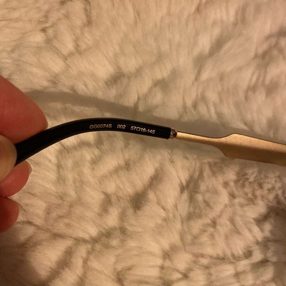 Gucci Women's Black and Gold Sunglasses Authentic - Picture 12 of 14